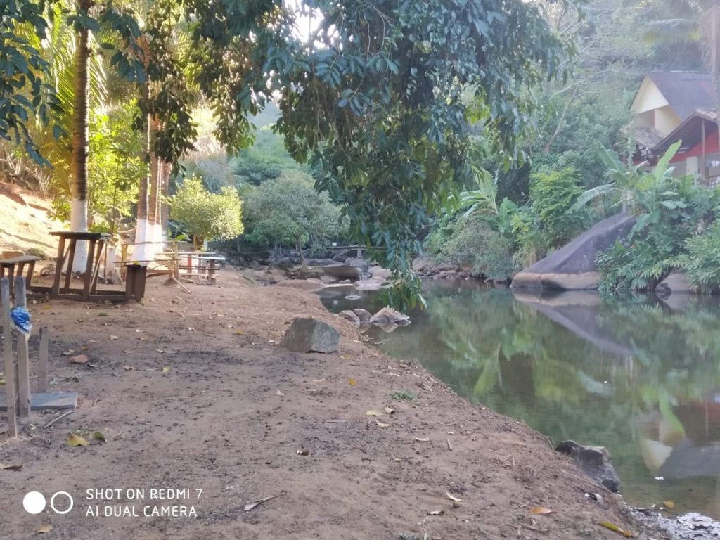 Sítio com rio e a minutos da cidade Sítio com rio e a minutos da cidade