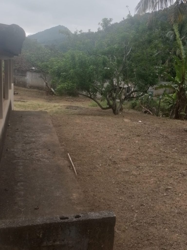 Oportunidade chácara pronta com água para sua família . Oportunidade chácara pronta com água para sua família .