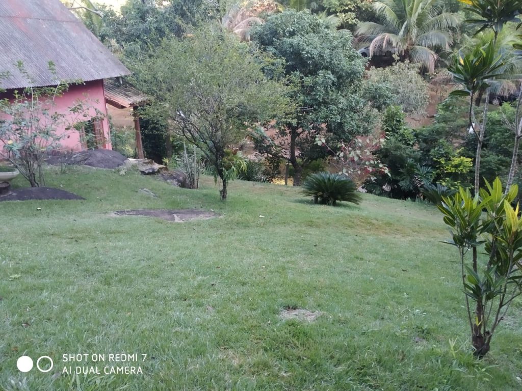 Sítio com rio e a minutos da cidade Sítio com rio e a minutos da cidade