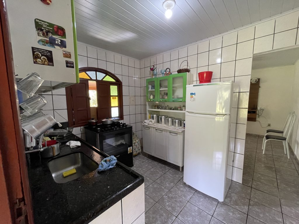 Lindo sítio com muito pasto e uma bela casa Lindo sítio com muito pasto e uma bela casa