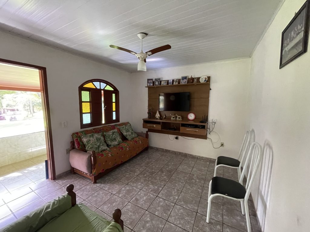Lindo sítio com muito pasto e uma bela casa Lindo sítio com muito pasto e uma bela casa