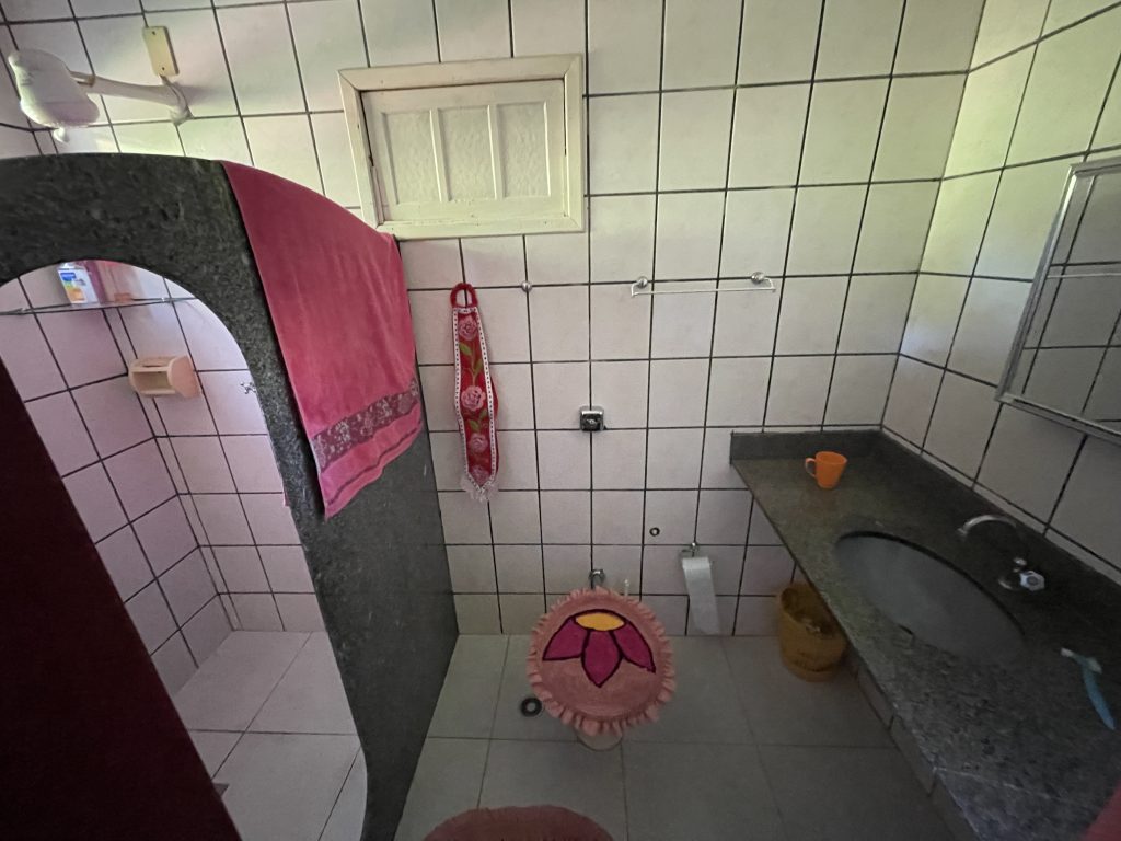 Lindo sítio com muito pasto e uma bela casa Lindo sítio com muito pasto e uma bela casa