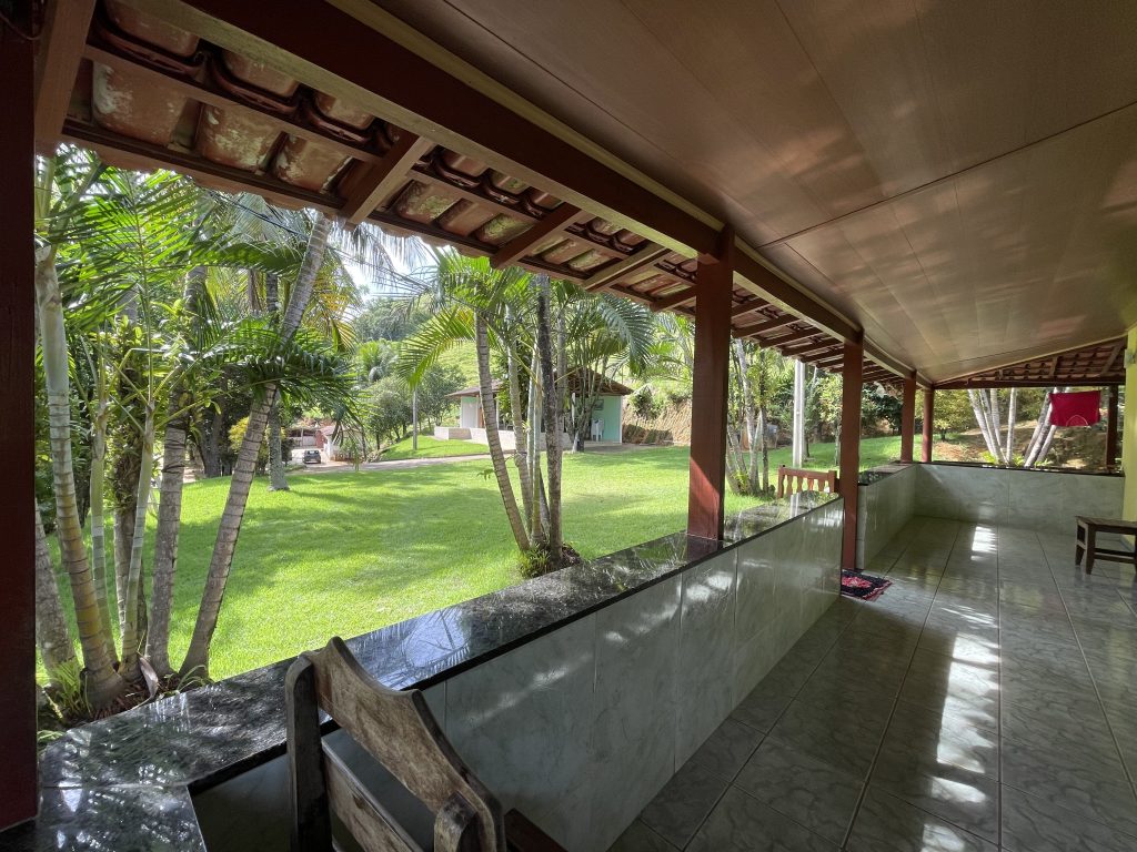 Lindo sítio com muito pasto e uma bela casa Lindo sítio com muito pasto e uma bela casa