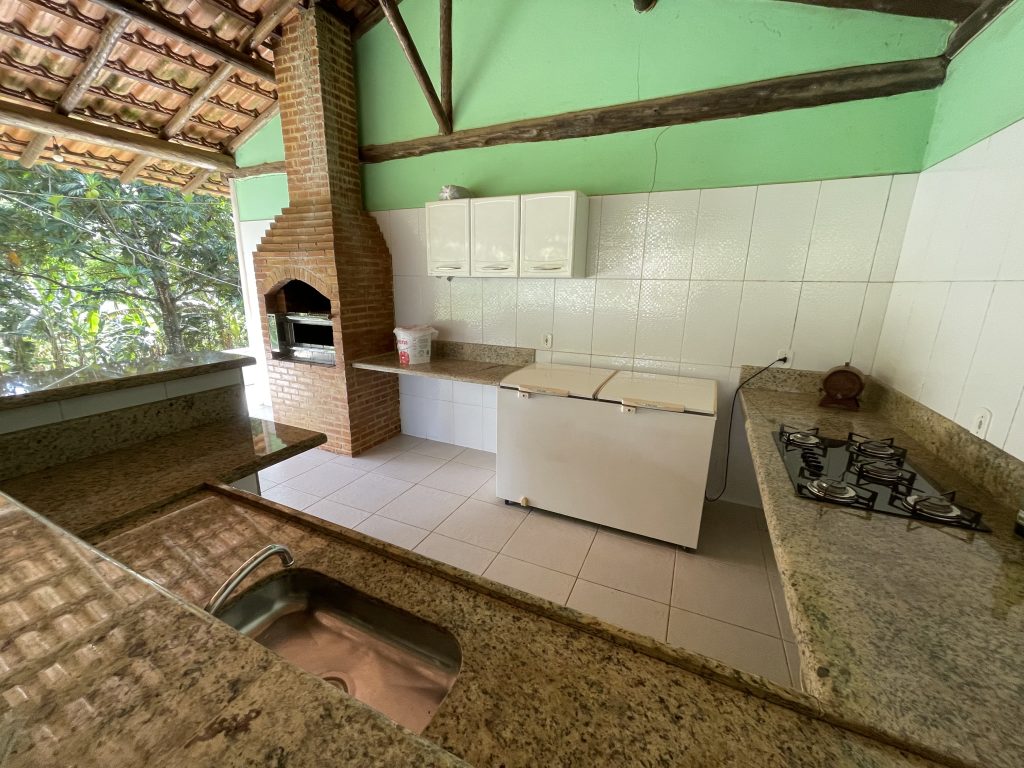 Lindo sítio com muito pasto e uma bela casa Lindo sítio com muito pasto e uma bela casa