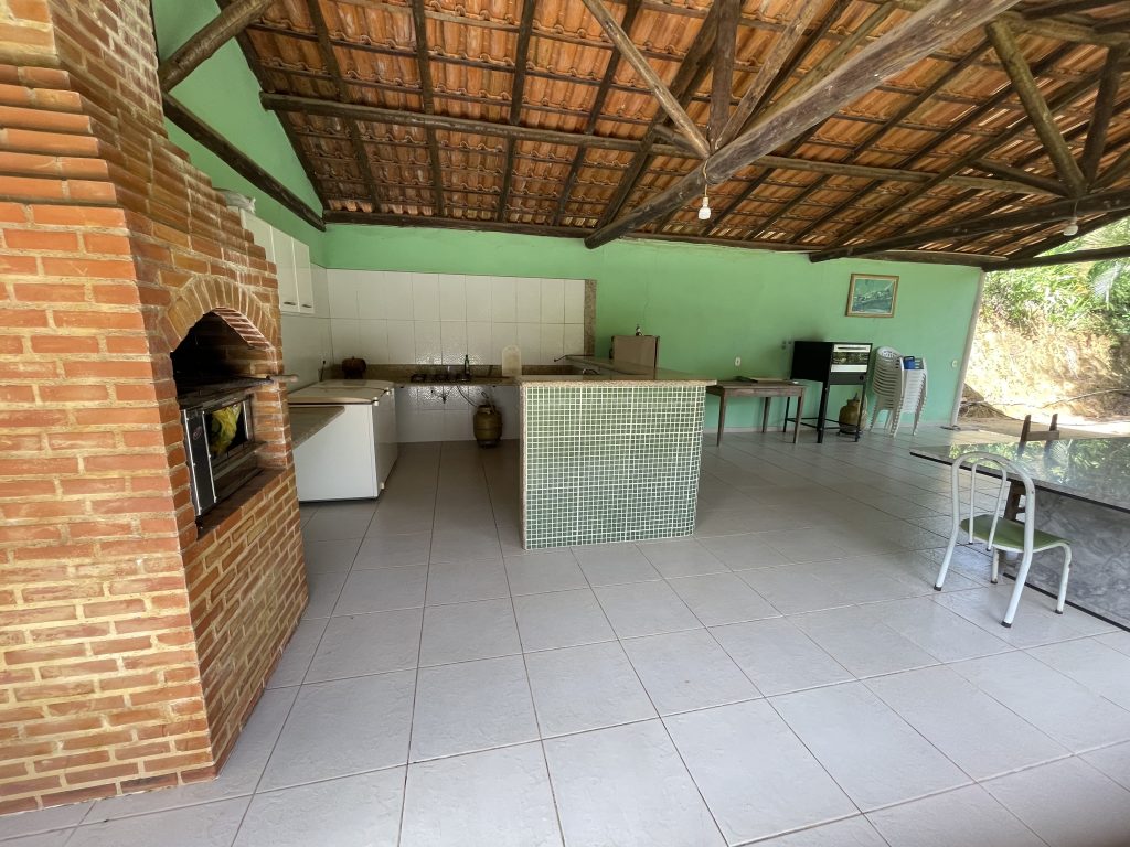 Lindo sítio com muito pasto e uma bela casa Lindo sítio com muito pasto e uma bela casa