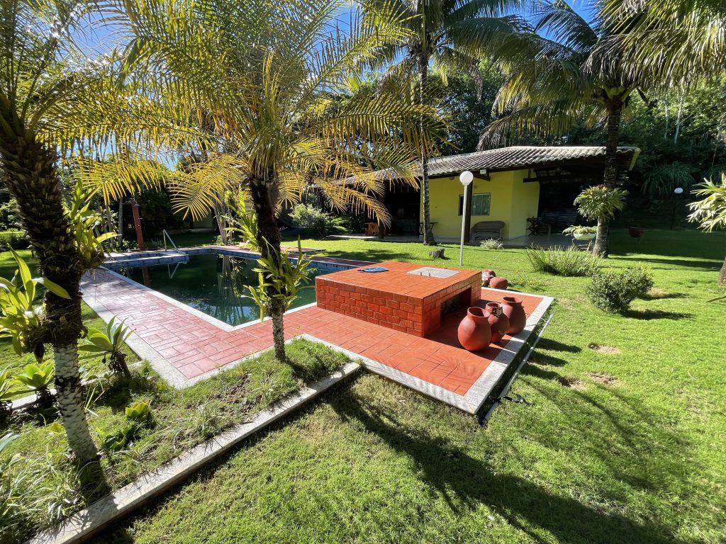 Luxuoso Sítio com Área de Lazer Completa