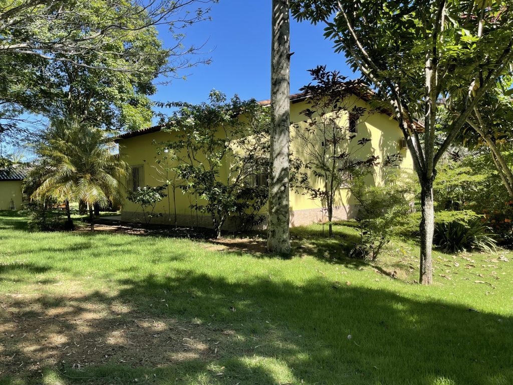 Luxuoso Sítio com Área de Lazer Completa