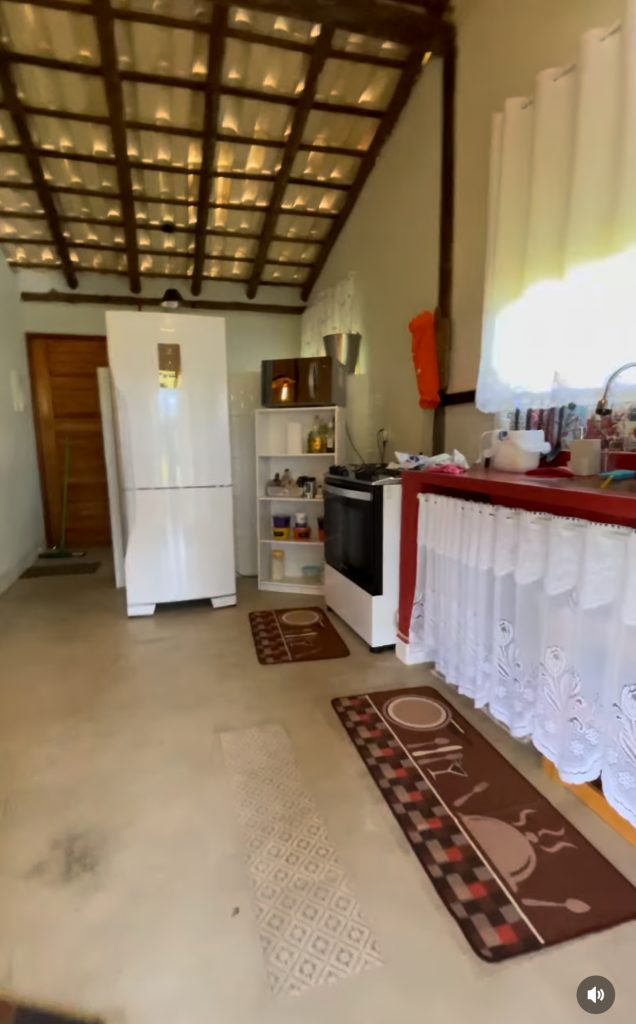 Linda chácara toda linear com aproveitamento total Linda chácara toda linear com aproveitamento total