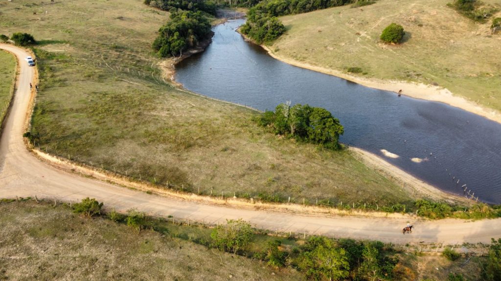 Terreno com 5 mil metros quadrados com acesso a lagoa Terreno com 5 mil metros quadrados com acesso a lagoa