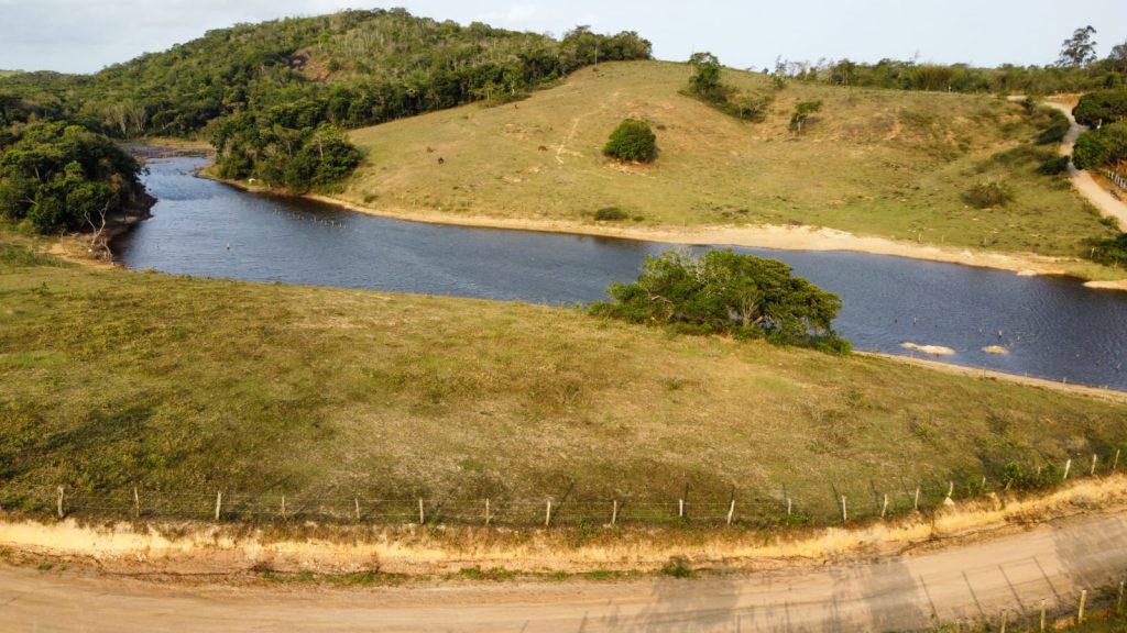 Terreno com 5 mil metros quadrados com acesso a lagoa Terreno com 5 mil metros quadrados com acesso a lagoa