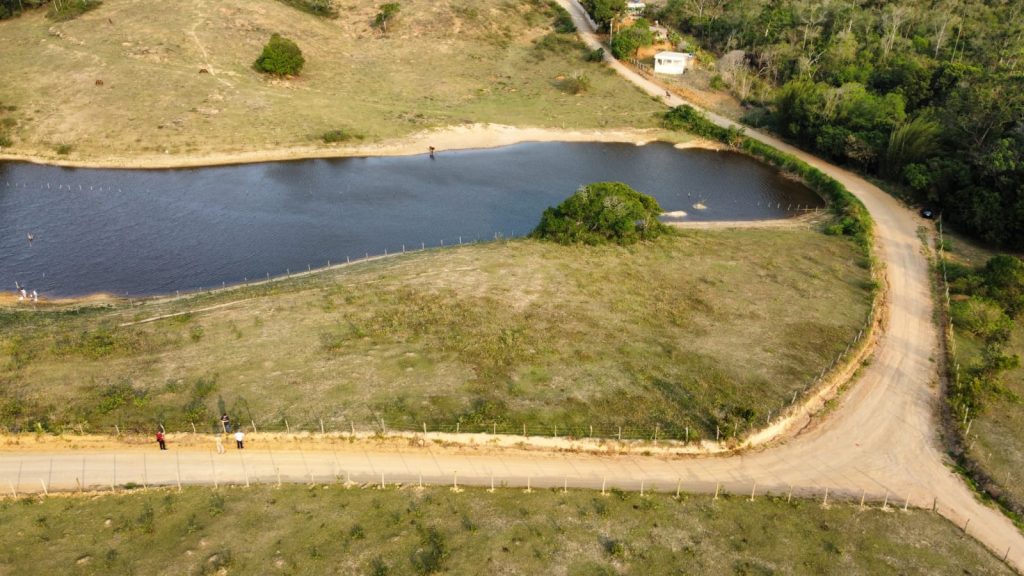 Terreno com 5 mil metros quadrados com acesso a lagoa Terreno com 5 mil metros quadrados com acesso a lagoa