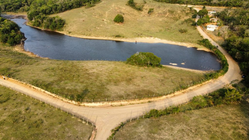 Terreno com 5 mil metros quadrados com acesso a lagoa Terreno com 5 mil metros quadrados com acesso a lagoa