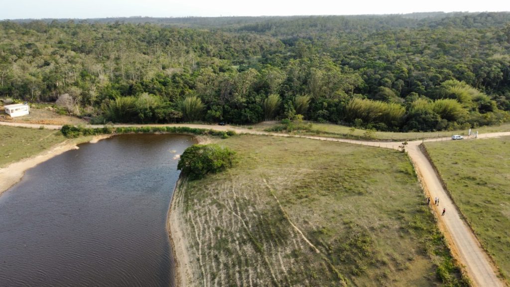 Terreno com 5 mil metros quadrados com acesso a lagoa Terreno com 5 mil metros quadrados com acesso a lagoa