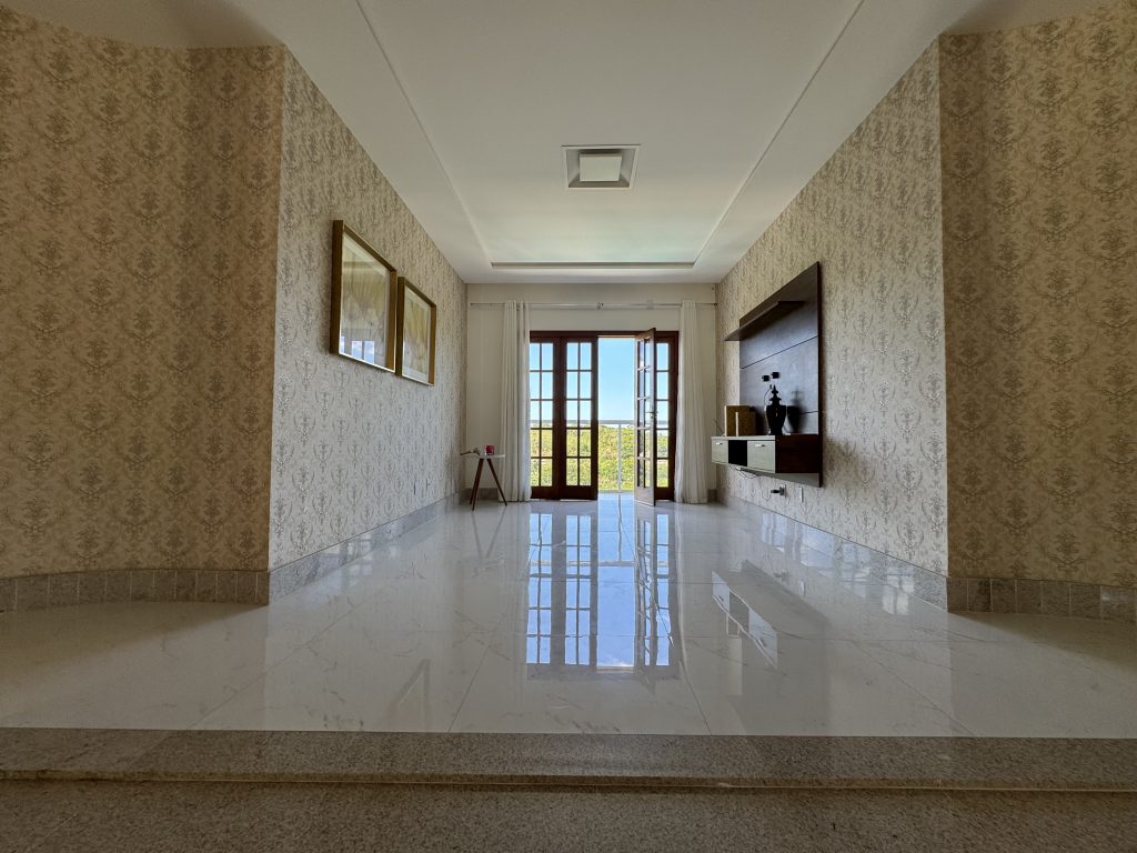 Luxuosa chácara com fino acabamento e acesso fácil Luxuosa chácara com fino acabamento e acesso fácil