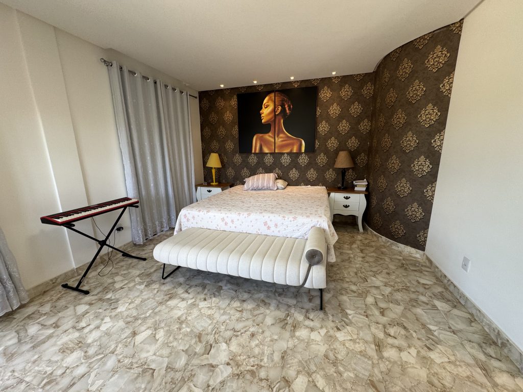 Luxuosa chácara com fino acabamento e acesso fácil Luxuosa chácara com fino acabamento e acesso fácil