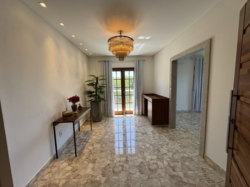 Luxuosa chácara com fino acabamento e acesso fácil Luxuosa chácara com fino acabamento e acesso fácil