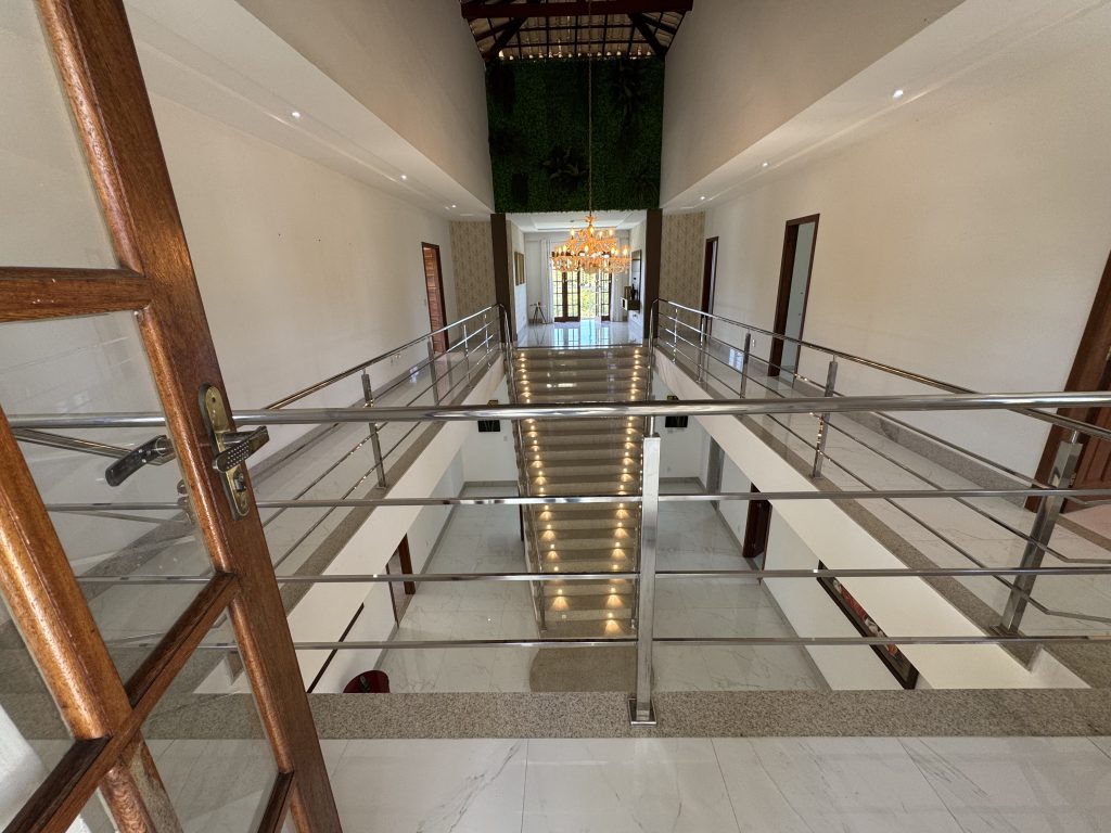 Luxuosa chácara com fino acabamento e acesso fácil Luxuosa chácara com fino acabamento e acesso fácil